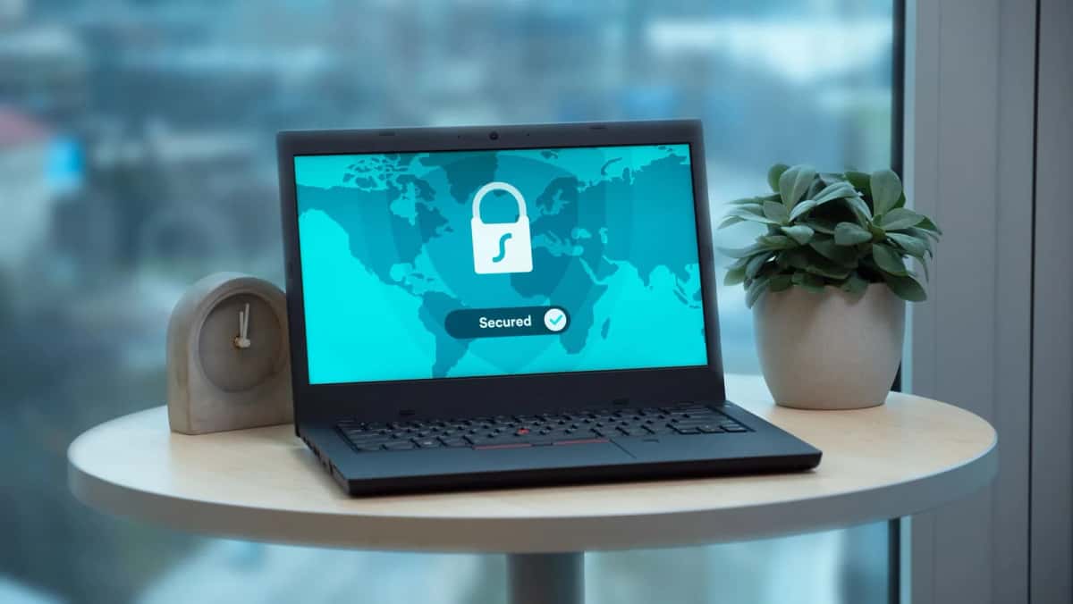 Ordinateur affichant un cadenas symbolisant la protection des données